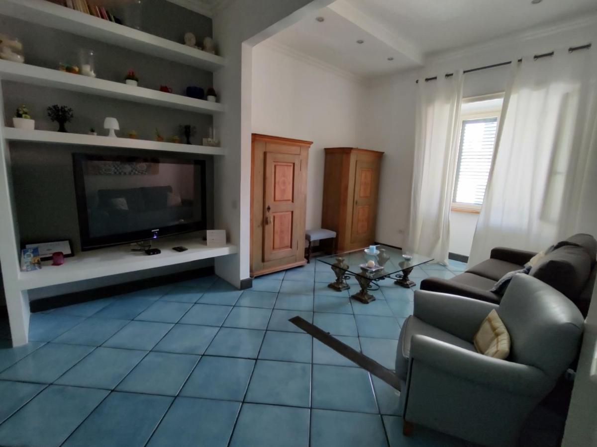 City Life Apartment Наполи Екстериор снимка
